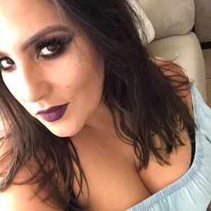 Meet your Posher, Samia